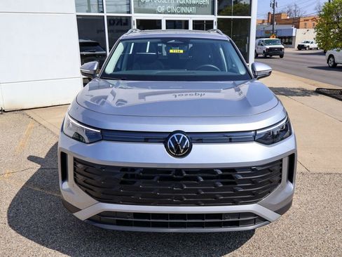 New 2026 Volkswagen Tiguan SE AWD/4WD image 8