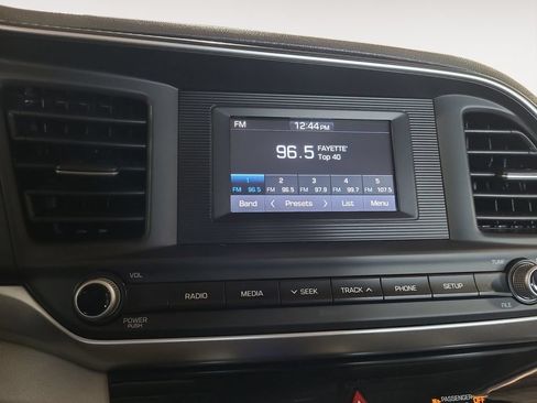 Used 2019 Hyundai Elantra SE FWD image 19