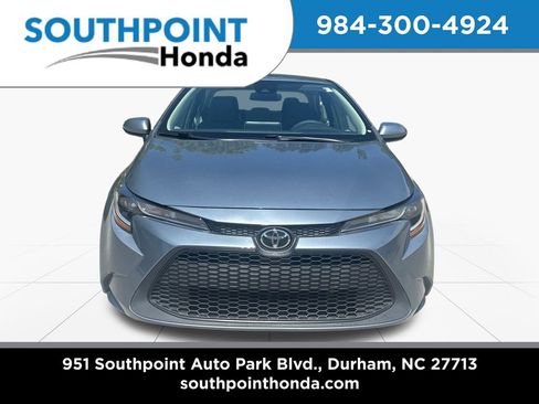 Used 2020 Toyota Corolla LE FWD image 2