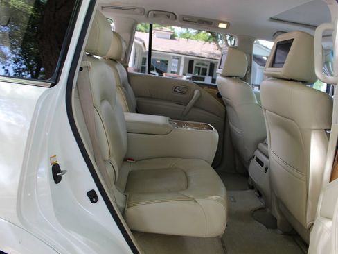 Used 2014 INFINITI QX80 4WD w/ Theater Package image 14