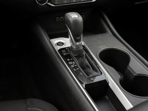 Used 2025 Nissan Altima 2.5 SV FWD image 14