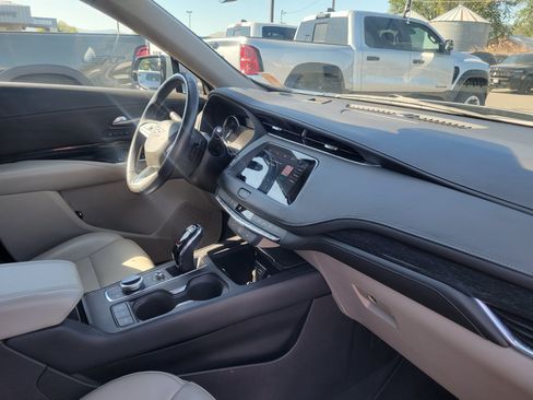 Used 2023 Cadillac XT4 Premium Luxury AWD/4WD image 7