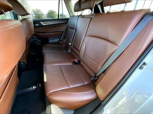 Used 2017 Subaru Outback 3.6R Touring w/ Popular Package #5A image 20