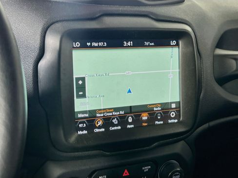 Used 2022 Jeep Renegade Latitude w/ Convenience Group AWD/4WD image 13