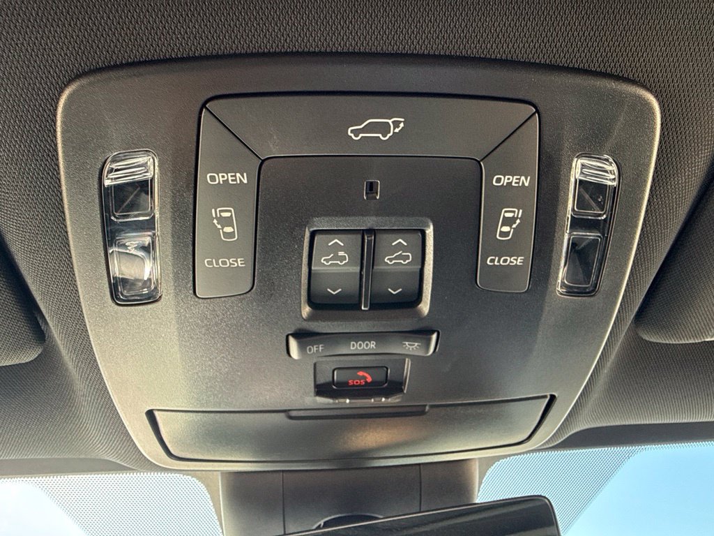 Used 2026 Toyota Sienna Limited AWD/4WD image 19
