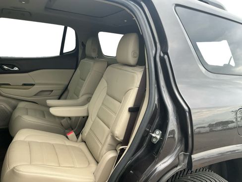 Used 2018 GMC Acadia Denali w/ Technology Package AWD/4WD image 13