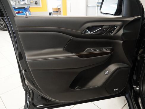 Certified 2023 GMC Acadia AT4 w/ Preferred Package image 18