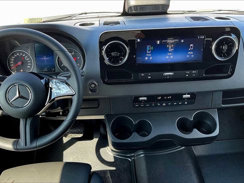 New 2025 Mercedes-Benz Sprinter 2500 image 6