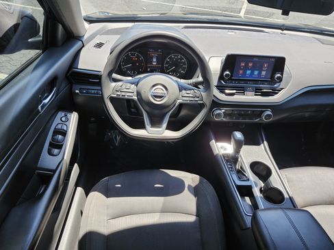 Used 2022 Nissan Altima 2.5 S FWD image 23