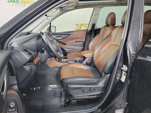 Used 2023 Subaru Forester Touring w/ Popular Package #3 image 9