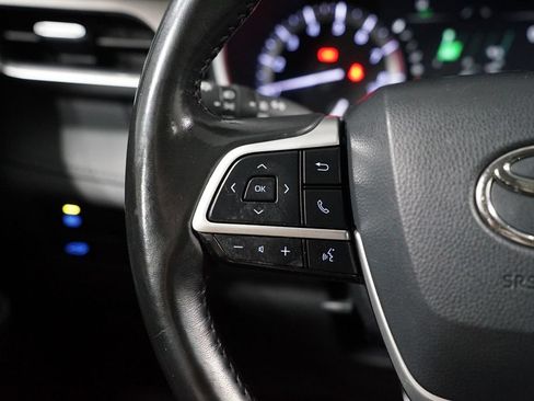 Used 2022 Toyota Highlander XLE FWD image 14