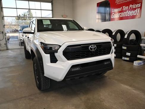 Used 2024 Toyota Tacoma TRD Off-Road w/ TRD Off Road Premium Package AWD/4WD image 3