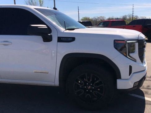 Used 2025 GMC Sierra 1500 Elevation AWD/4WD image 2
