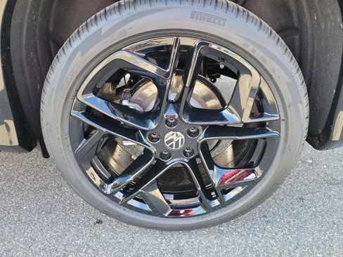 New 2026 Volkswagen Tiguan SE R-Line FWD image 23