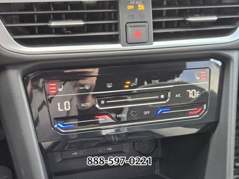 Certified 2025 Volkswagen Taos SE image 23