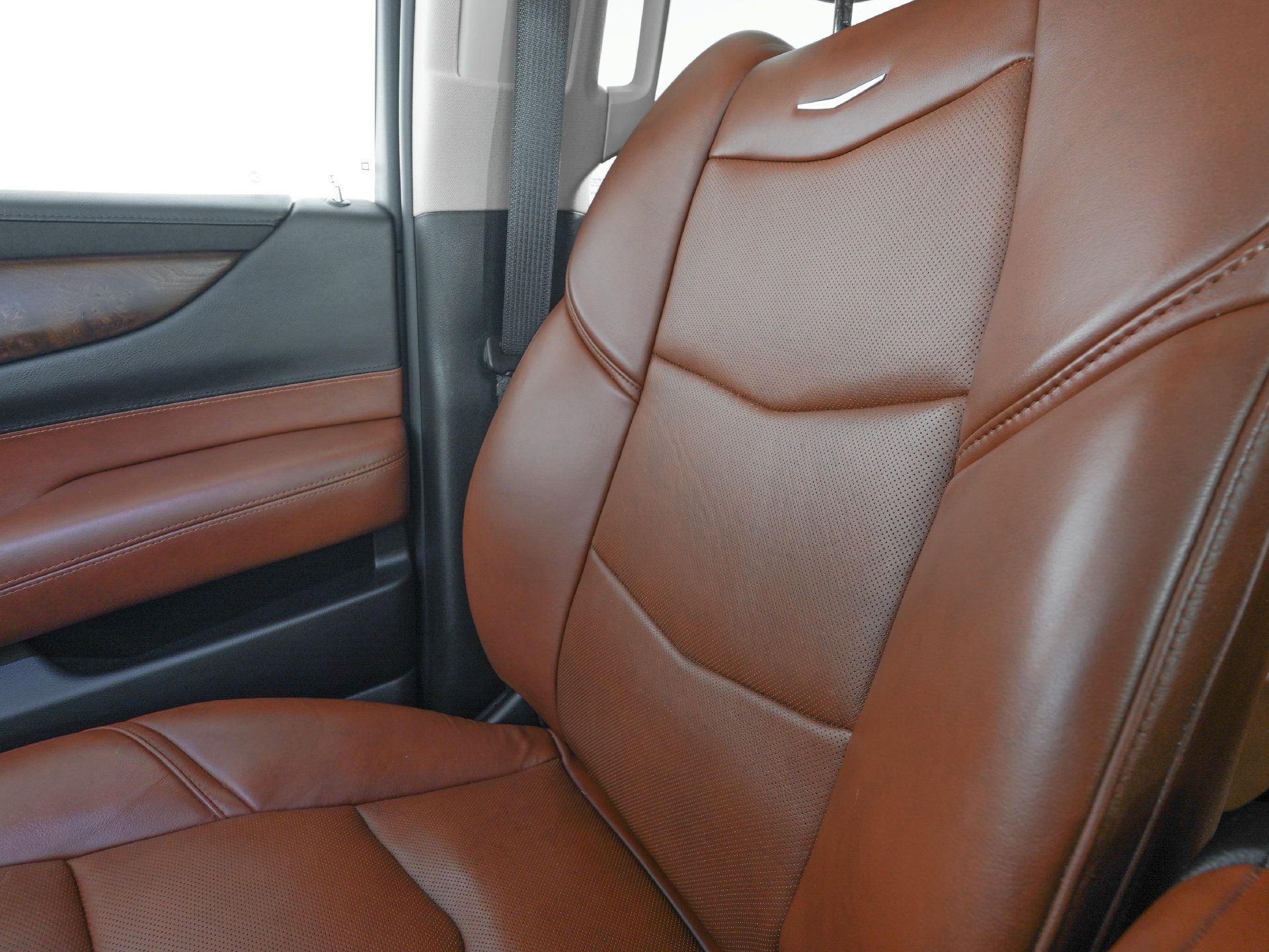 Used 2020 Cadillac Escalade Premium Luxury AWD/4WD image 31