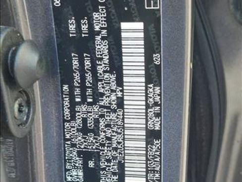 Used 2018 Toyota 4Runner SR5 RWD image 22
