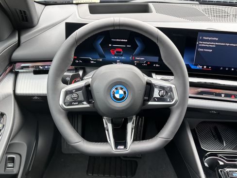 Used 2026 BMW i5 eDrive40 w/ M Sport Package image 18