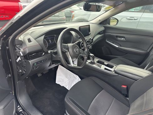 Used 2023 Nissan Sentra SR w/ Midnight Edition Package image 9