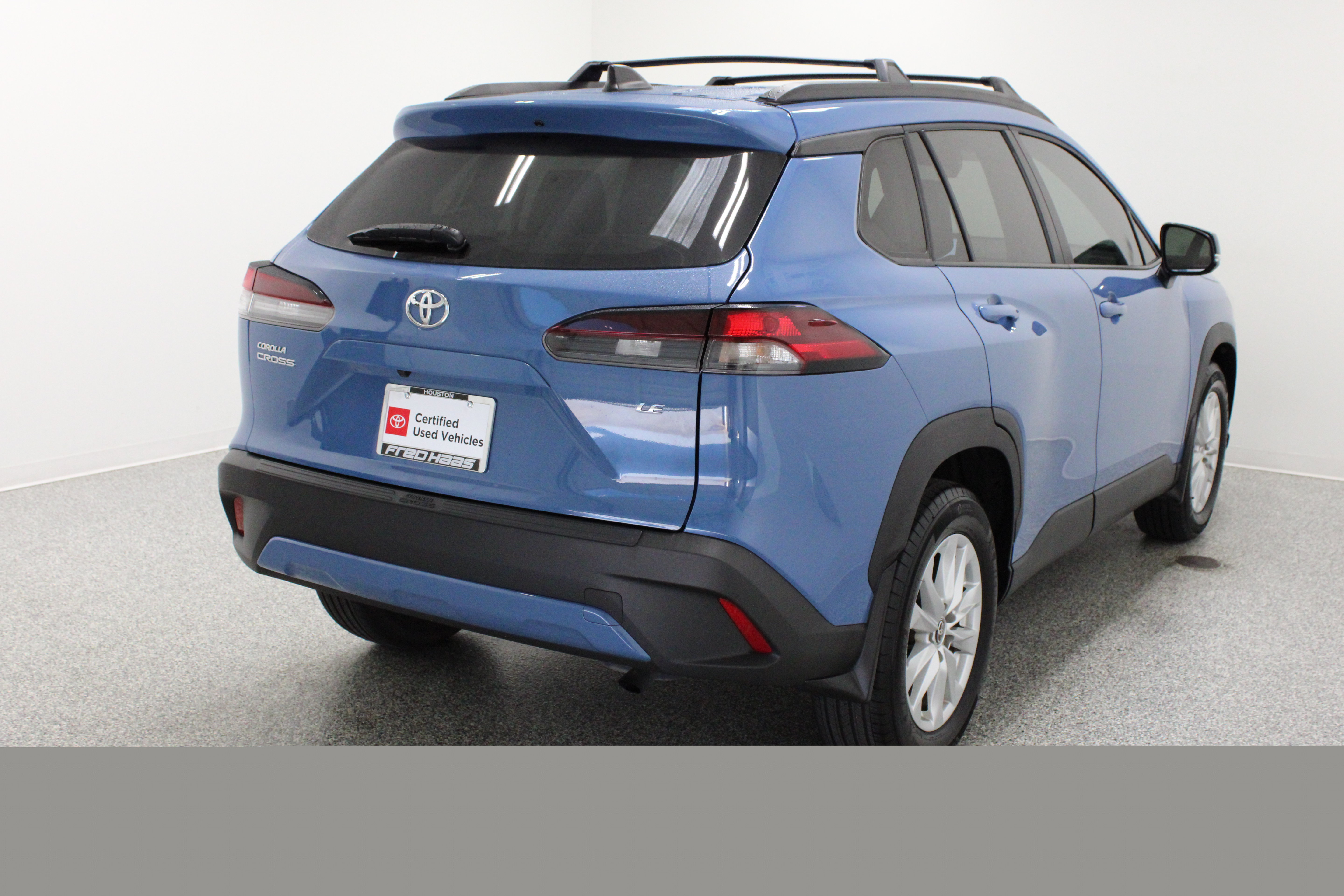 Used 2026 Toyota Corolla Cross LE FWD image 7