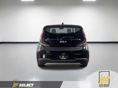 Used 2025 Kia Soul LX FWD image 6