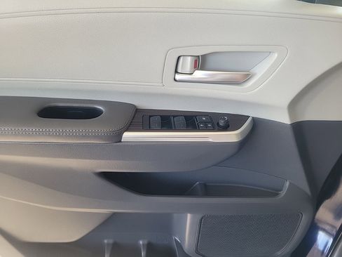 Used 2023 Toyota Sienna XLE image 18