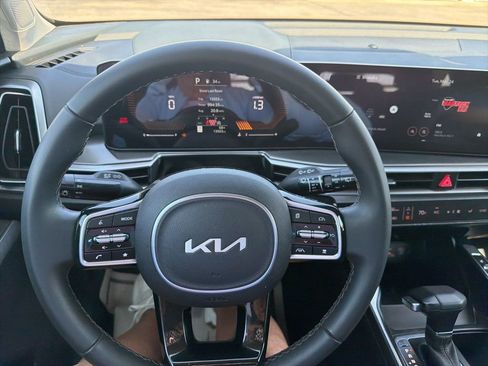 Used 2025 Kia Sorento S image 25