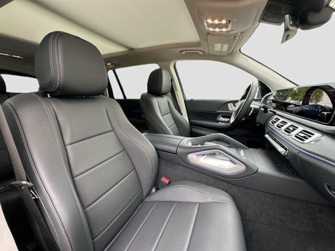 Used 2026 Mercedes-Benz GLS 450 4MATIC image 31