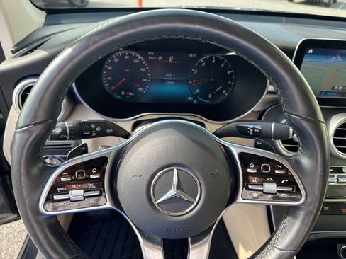 Used 2021 Mercedes-Benz GLC 300 4MATIC image 32