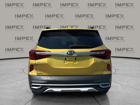 Used 2021 Kia Seltos SX w/ SX Sunroof Package image 4