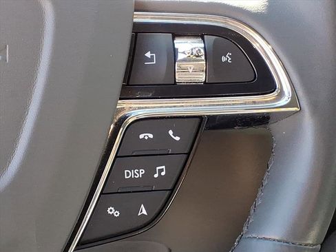 Certified 2021 Lincoln Nautilus Reserve image 11