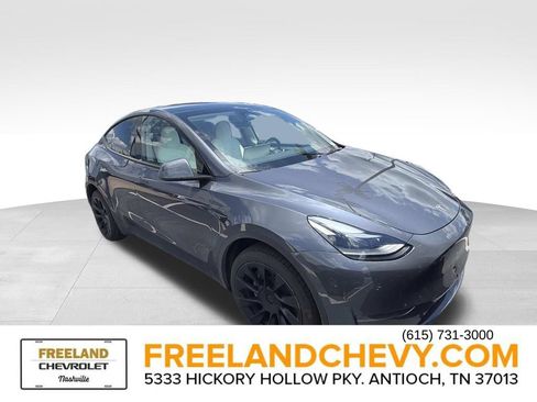 Used 2023 Tesla Model Y Long Range AWD/4WD image 1