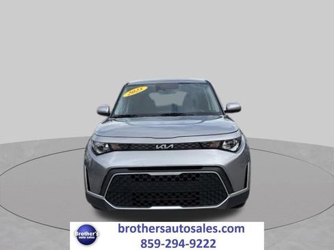 Used 2025 Kia Soul LX w/ LX Technology Package FWD image 2