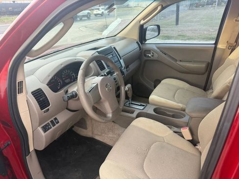 Used 2010 Nissan Frontier SE RWD image 9