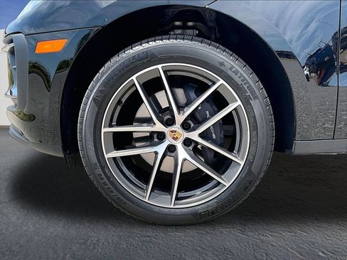 Certified 2026 Porsche Macan AWD/4WD image 11