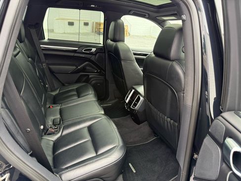 Used 2016 Porsche Cayenne S AWD/4WD image 28