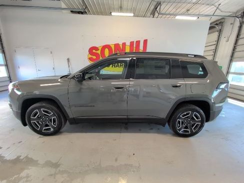 New 2026 Jeep Cherokee Laredo AWD/4WD image 2