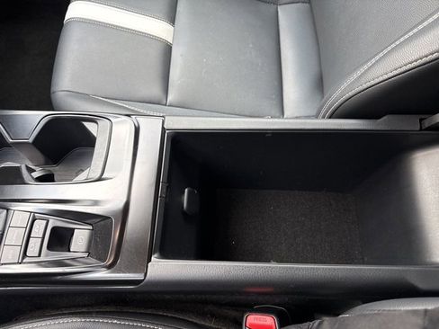 Used 2025 Toyota Camry SE image 19