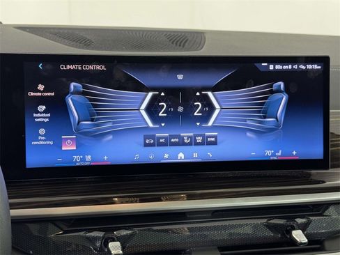 Used 2025 BMW X7 xDrive40i w/ Premium Package image 28