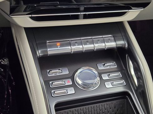 New 2026 Lincoln Nautilus Premier AWD/4WD image 17