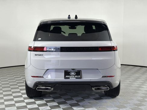 New 2025 Land Rover Range Rover Sport Dynamic SE image 4