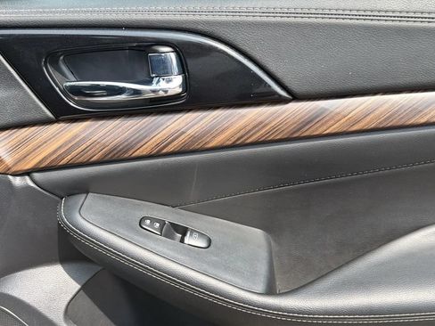 Used 2018 Nissan Maxima Platinum FWD image 29