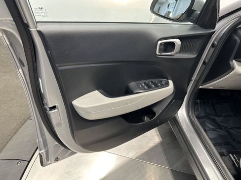 Certified 2023 Hyundai Venue SEL w/ Cargo Package FWD image 9