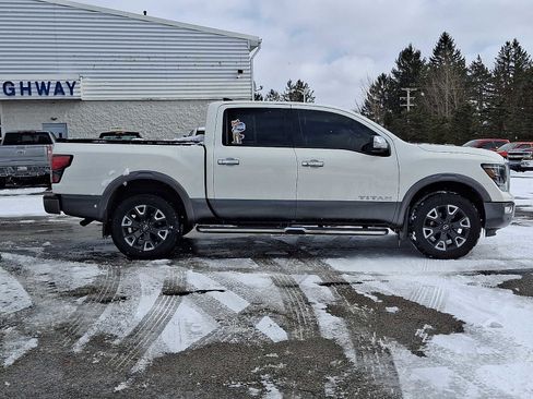 Used 2023 Nissan Titan Platinum Reserve w/ Moonroof Package image 8