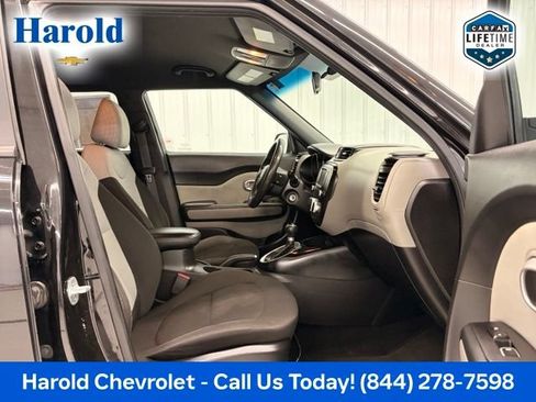 Used 2018 Kia Soul FWD image 11