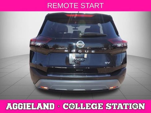 Used 2021 Nissan Rogue SV image 5
