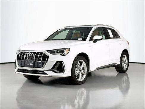Certified 2023 Audi Q3 2.0T Premium Plus w/ Premium Plus Package AWD/4WD image 3