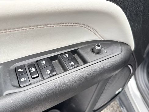 Used 2023 Jeep Compass Limited w/ Sun and Sound Group AWD/4WD image 14