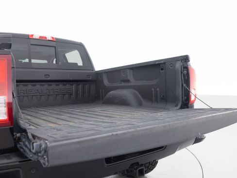 Used 2017 Chevrolet Silverado 1500 LTZ Z71 w/ Realtree Edition AWD/4WD image 46