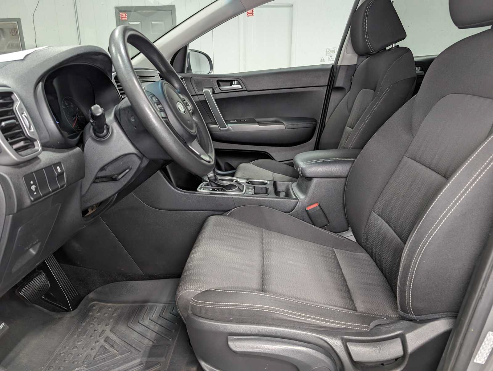 Used 2019 Kia Sportage LX AWD/4WD image 4